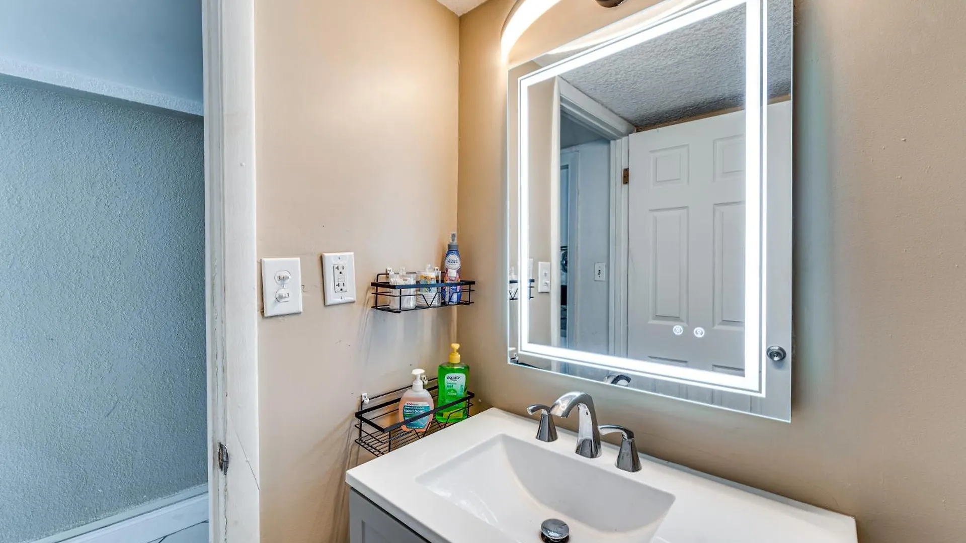 Daytona Beach Resort Studio With Beach Access!