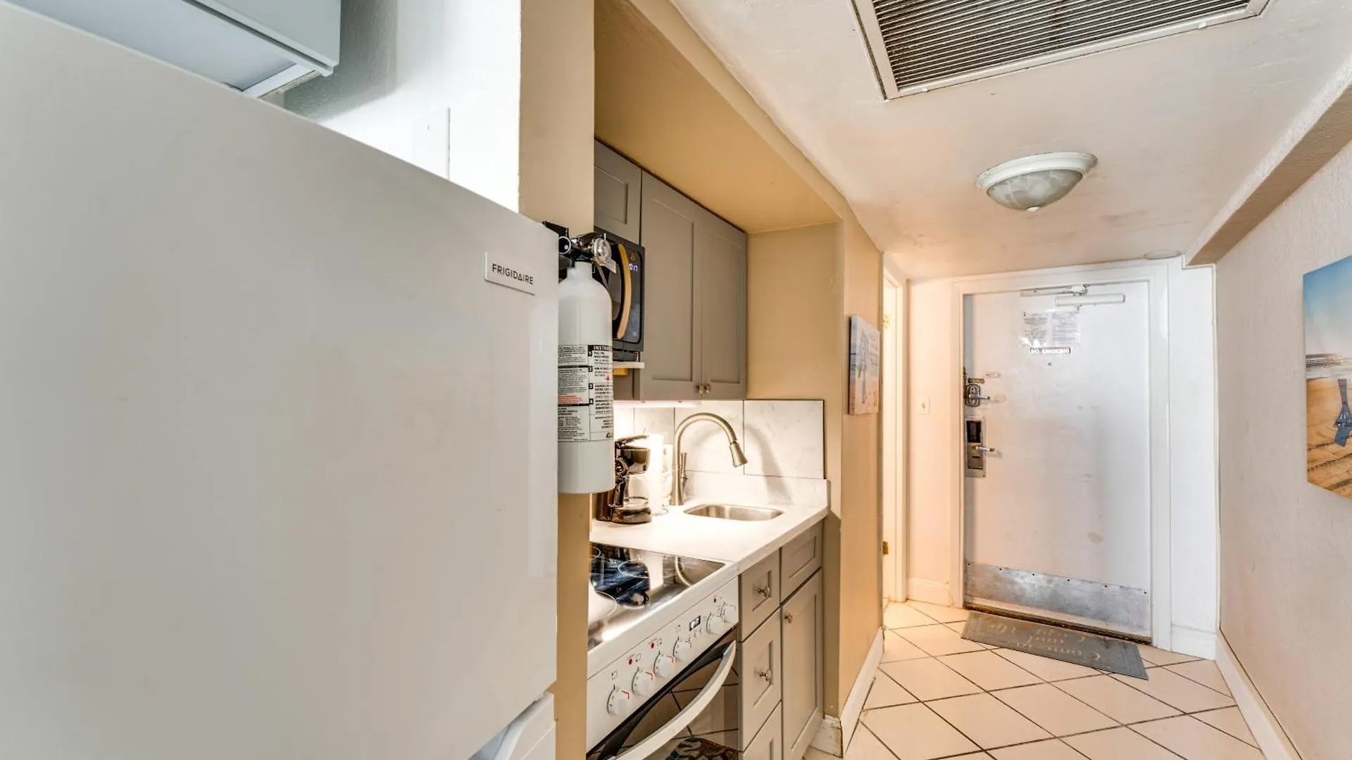 Apartment Daytona Beach Resort Studio With Beach Access! United States